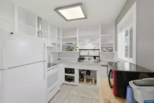 910 Ermine St SE, Albany, OR 97322 - Photo 10