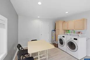 910 Ermine St SE, Albany, OR 97322 - Photo 28