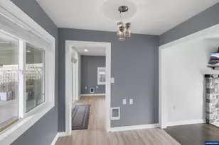 910 Ermine St SE, Albany, OR 97322 - Photo 8