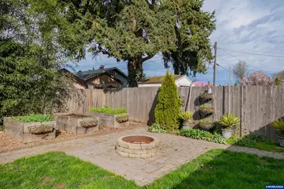 910 Ermine St SE, Albany, OR 97322 - Photo 42