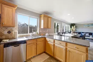 272 Laurine St N, Salem, OR 97301 - Photo 16