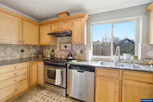 272 Laurine St N, Salem, OR 97301 - Photo 18