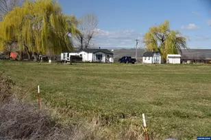 68499 Kunze Ln, Boardman, OR 97818 - Photo 12