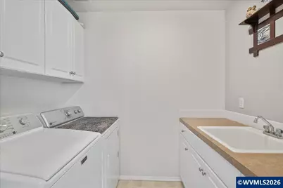 903 Eisenhower Dr NW, Salem, OR 97304 - Photo 16