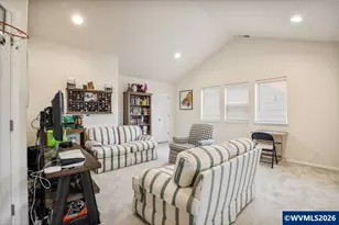 903 Eisenhower Dr NW, Salem, OR 97304 - Photo 16