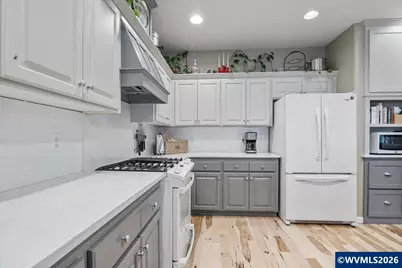 903 Eisenhower Dr NW, Salem, OR 97304 - Photo 14