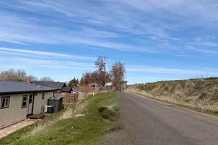 305 N Broad St, Weston, OR 97886 - Photo 26