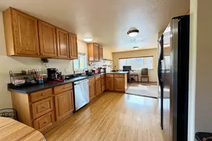 305 N Broad St, Weston, OR 97886 - Photo 10