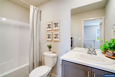 841 Sifuentez Ct, Woodburn, OR 97071 - Photo 4