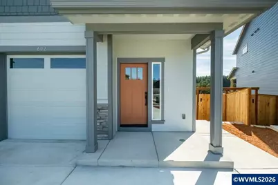 602 NE Kerns Dr, Dallas, OR 97338 - Photo 6