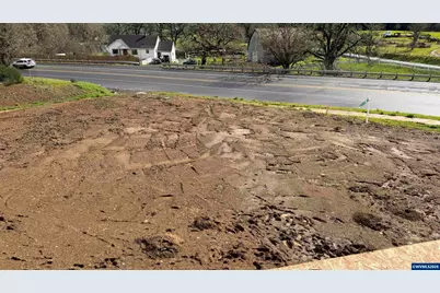 602 NE Kerns Dr, Dallas, OR 97338 - Photo 2