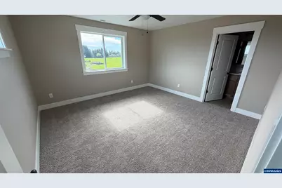 602 NE Kerns Dr, Dallas, OR 97338 - Photo 4