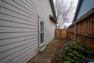 5703 Flairstone Dr SE, Salem, OR 97306 - Photo 10