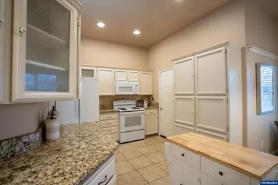 5703 Flairstone Dr SE, Salem, OR 97306 - Photo 16