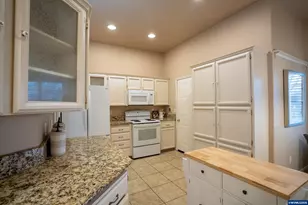 5703 Flairstone Dr SE, Salem, OR 97306 - Photo 16