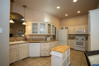 5703 Flairstone Dr SE, Salem, OR 97306 - Photo 14