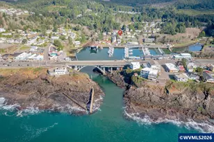 185 SE Bayview Av, Depoe Bay, OR 97341 - Photo 24