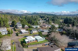 185 SE Bayview Av, Depoe Bay, OR 97341 - Photo 26