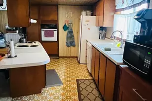 185 SE Bayview Av, Depoe Bay, OR 97341 - Photo 12