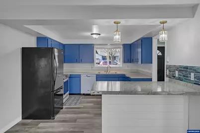 3026 Ella Ln NE, Salem, OR 97305 - Photo 10