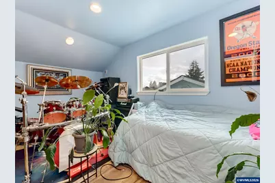 1869 Plateau St NE, Salem, OR 97305 - Photo 34