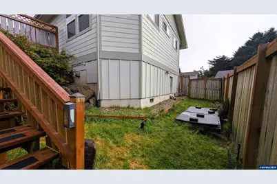 145 NE 71st St, Newport, OR 97365 - Photo 40