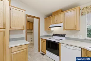 2120 Robins Ln SE, Salem, OR 97306 - Photo 16