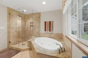 39692 Lacomb Dr, Lebanon, OR 97355 - Photo 32