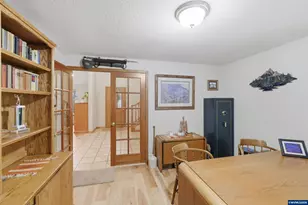 39692 Lacomb Dr, Lebanon, OR 97355 - Photo 14