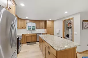 39692 Lacomb Dr, Lebanon, OR 97355 - Photo 18