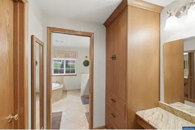 39692 Lacomb Dr, Lebanon, OR 97355 - Photo 28