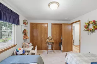 39692 Lacomb Dr, Lebanon, OR 97355 - Photo 36