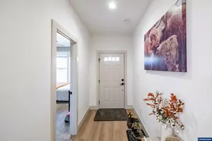 547 W Fourth St, Coquille, OR 97423 - Photo 6