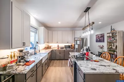 547 W 4th St, Coquille, OR 97423 - Photo 10