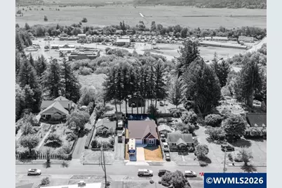 547 W 4th St, Coquille, OR 97423 - Photo 2