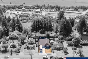 547 W Fourth St, Coquille, OR 97423 - Photo 2