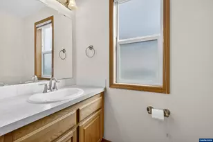 5585 SW Windflower Dr, Corvallis, OR 97333 - Photo 14