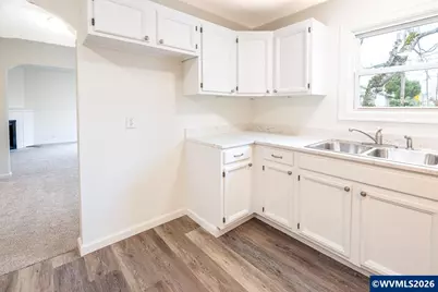 1305 S 2nd St, Lebanon, OR 97355 - Photo 16