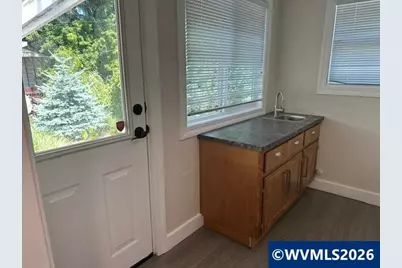 451 E St, Lebanon, OR 97355 - Photo 12