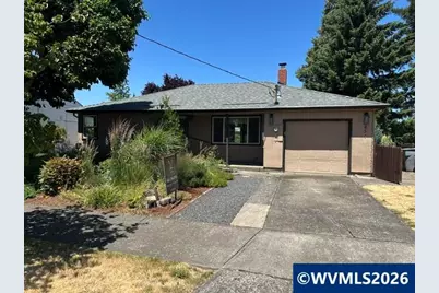 451 E St, Lebanon, OR 97355 - Photo 2