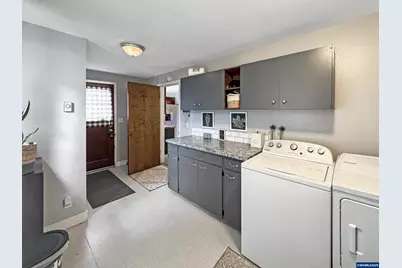 355 24th St SE, Salem, OR 97301 - Photo 10