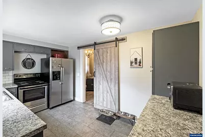 355 24th St SE, Salem, OR 97301 - Photo 8