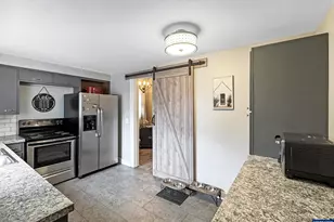 355 24th St SE, Salem, OR 97301 - Photo 8