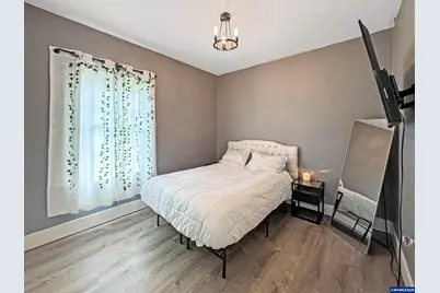 355 24th St SE, Salem, OR 97301 - Photo 16