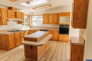 2410 Lancaster Dr SE, Salem, OR 97302 - Photo 8