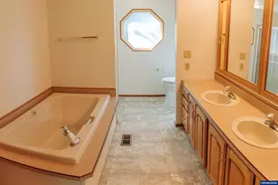 2410 Lancaster Dr SE, Salem, OR 97302 - Photo 14