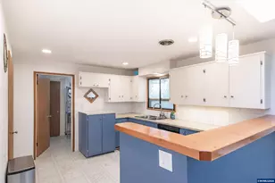 2420 Pine Ln SE, Albany, OR 97322 - Photo 10