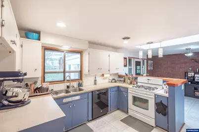 2420 Pine Ln SE, Albany, OR 97322 - Photo 12