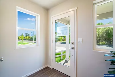 892 Sifuentez Ct, Woodburn, OR 97071 - Photo 4