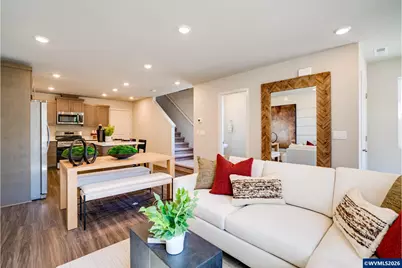 892 Sifuentez Ct, Woodburn, OR 97071 - Photo 12